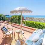 Fronte Mare A Con Accesso Diretto Al Mare Daire Fontane Bianche