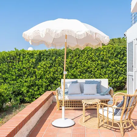 Apartamento Fronte Mare A Con Accesso Diretto Al Mare *